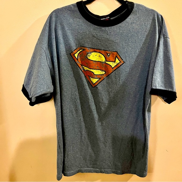Vintage / Retro Feel Superman T-Shirt - Picture 1 of 7